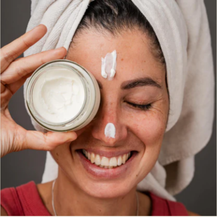 Crema Facial con aceites Esenciales
