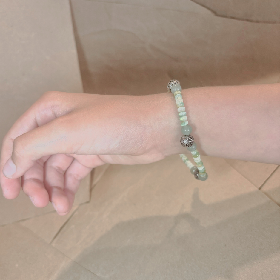 Pulsera de Jade, Cristales y Plata Quemada – Energía, Armonía y Protección (Pieza Única)