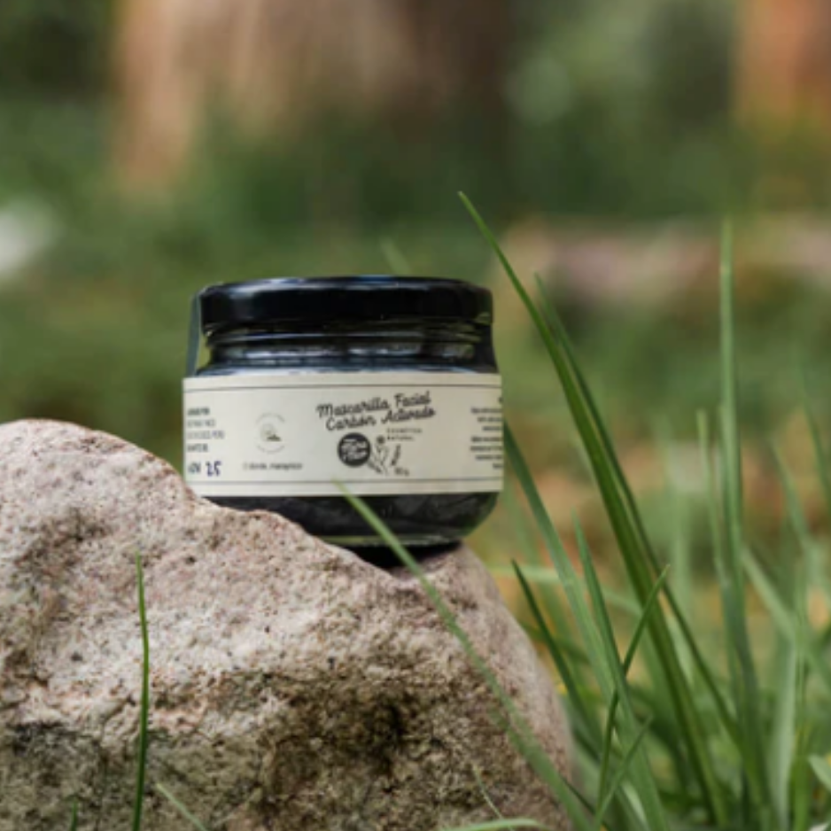 Mascarilla Facial de Carbón Activado